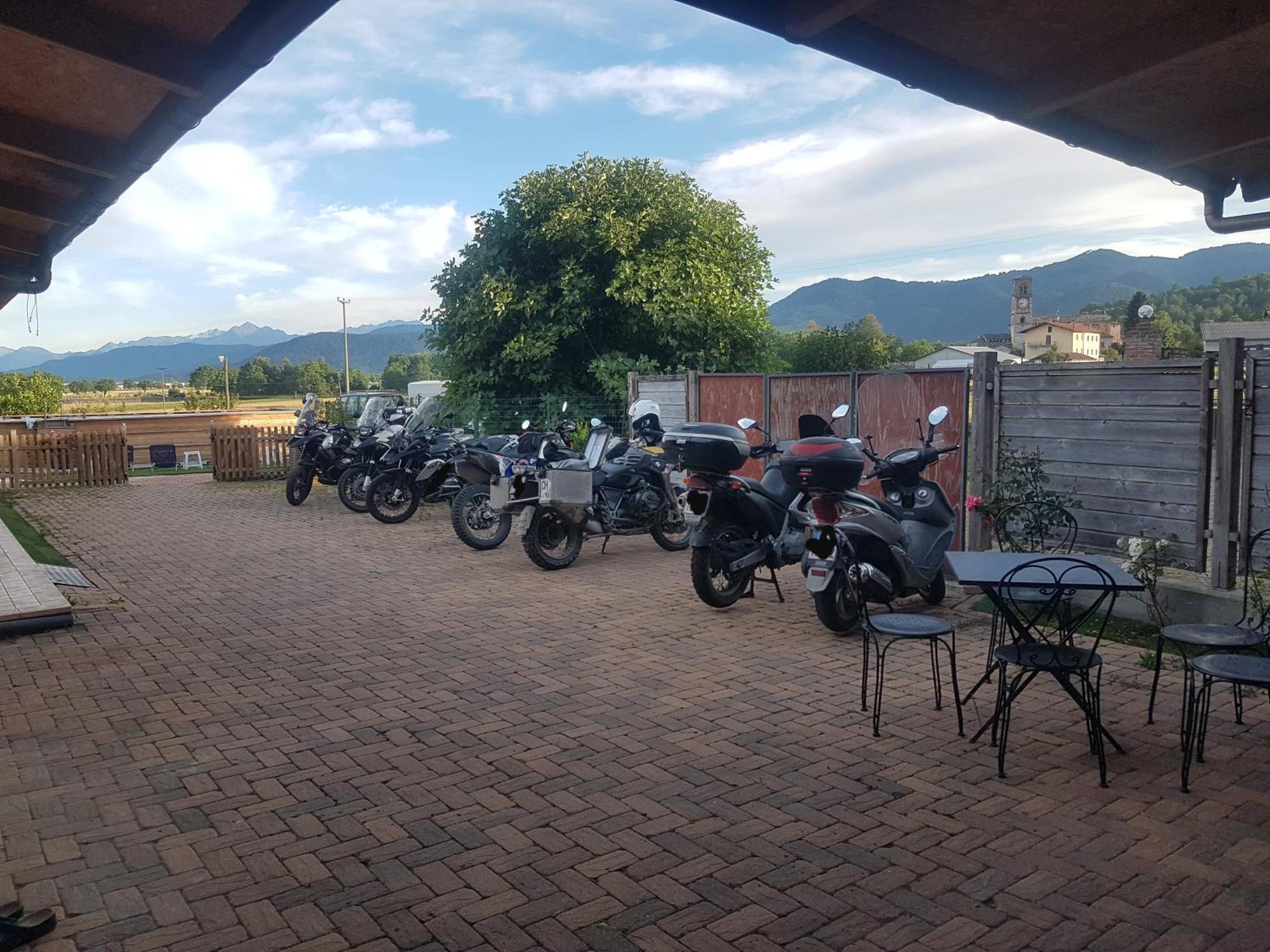 Locanda Dl'Angel Villar San Costanzo Luaran gambar